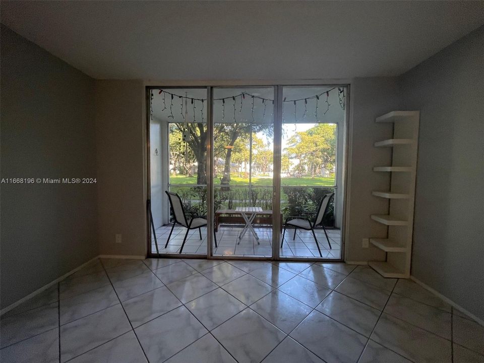 For Sale: $135,000 (2 beds, 2 baths, 960 Square Feet)