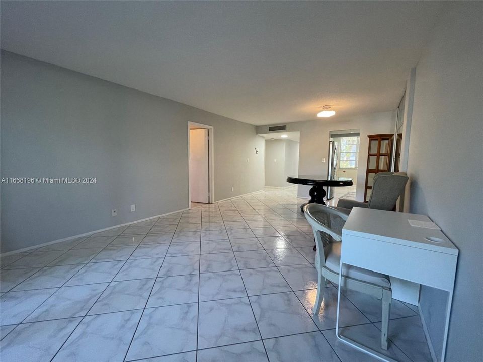 For Sale: $135,000 (2 beds, 2 baths, 960 Square Feet)