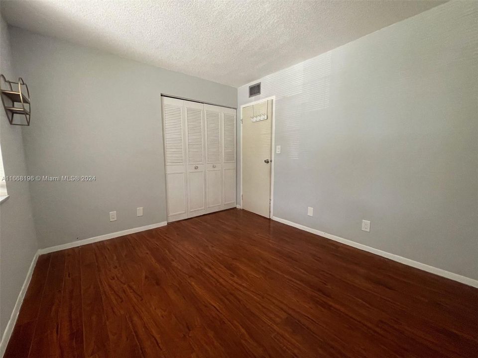 For Sale: $135,000 (2 beds, 2 baths, 960 Square Feet)