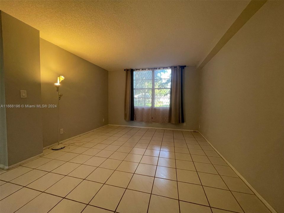 For Sale: $135,000 (2 beds, 2 baths, 960 Square Feet)