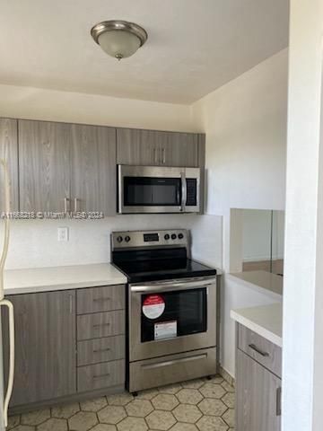 For Rent: $1,500 (1 beds, 1 baths, 640 Square Feet)