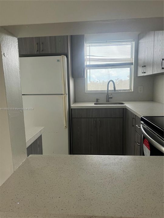 For Rent: $1,500 (1 beds, 1 baths, 640 Square Feet)