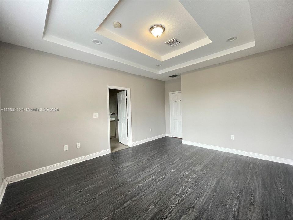 For Rent: $3,100 (3 beds, 2 baths, 1471 Square Feet)