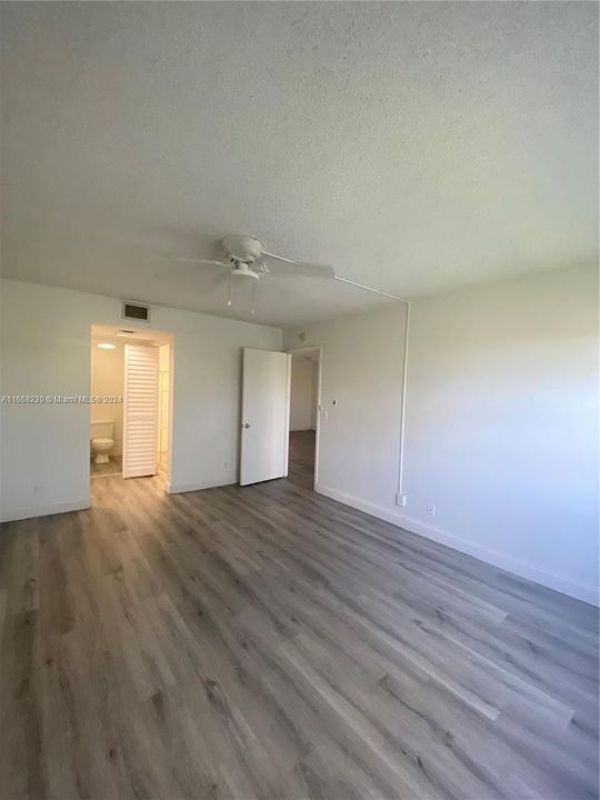 For Sale: $219,500 (2 beds, 2 baths, 1192 Square Feet)