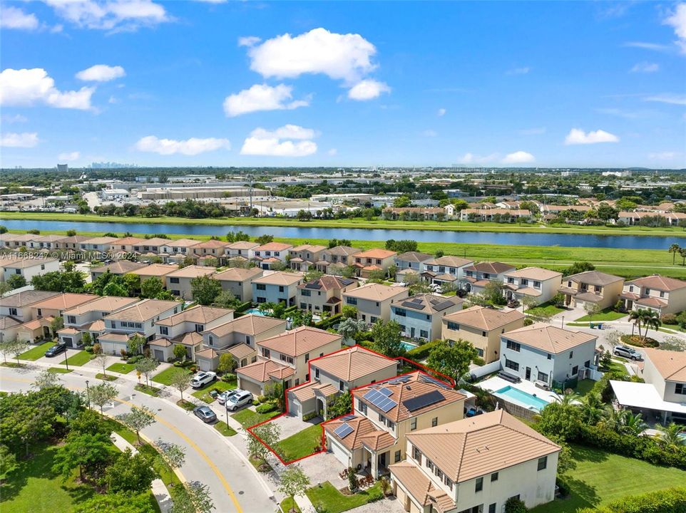 For Sale: $739,000 (3 beds, 2 baths, 1965 Square Feet)