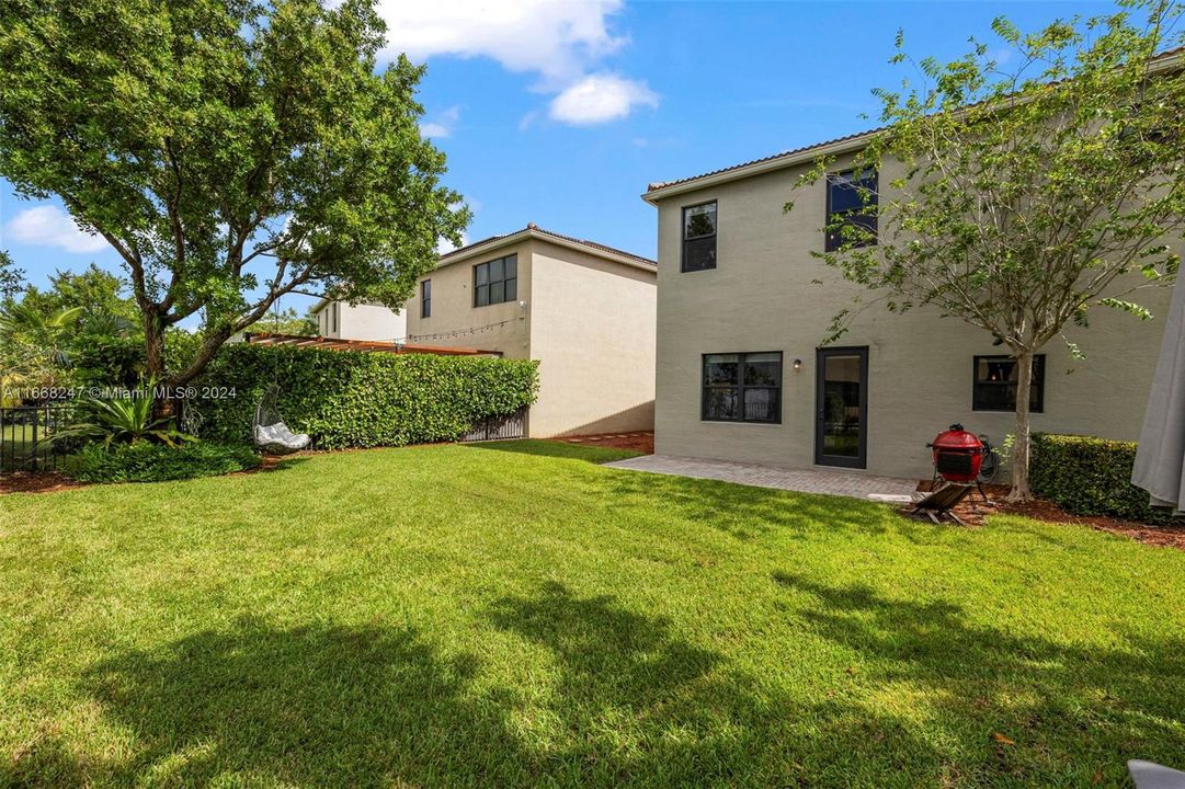 For Sale: $739,000 (3 beds, 2 baths, 1965 Square Feet)