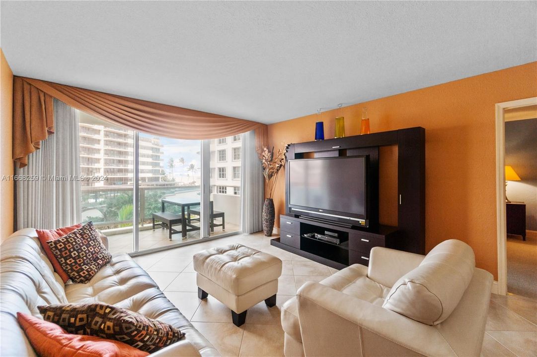 Recientemente alquilado: $3,200 (2 camas, 2 baños, 1030 Pies cuadrados)