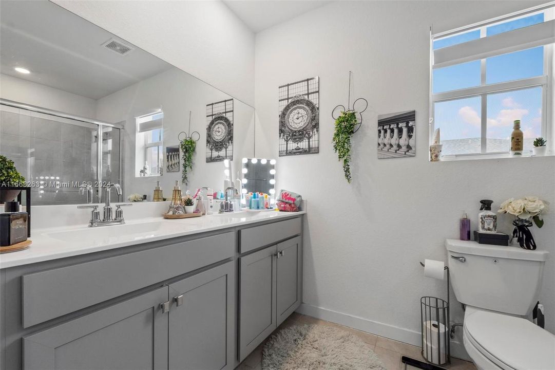 Active With Contract: $2,850 (3 beds, 2 baths, 1628 Square Feet)