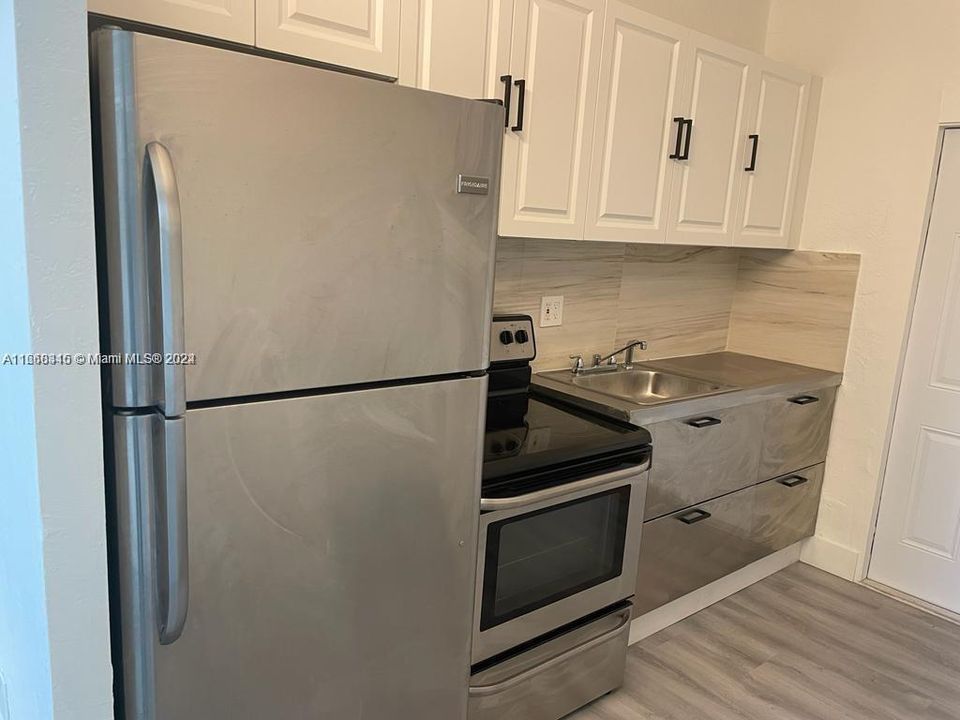 For Rent: $2,100 (2 beds, 1 baths, 1152 Square Feet)