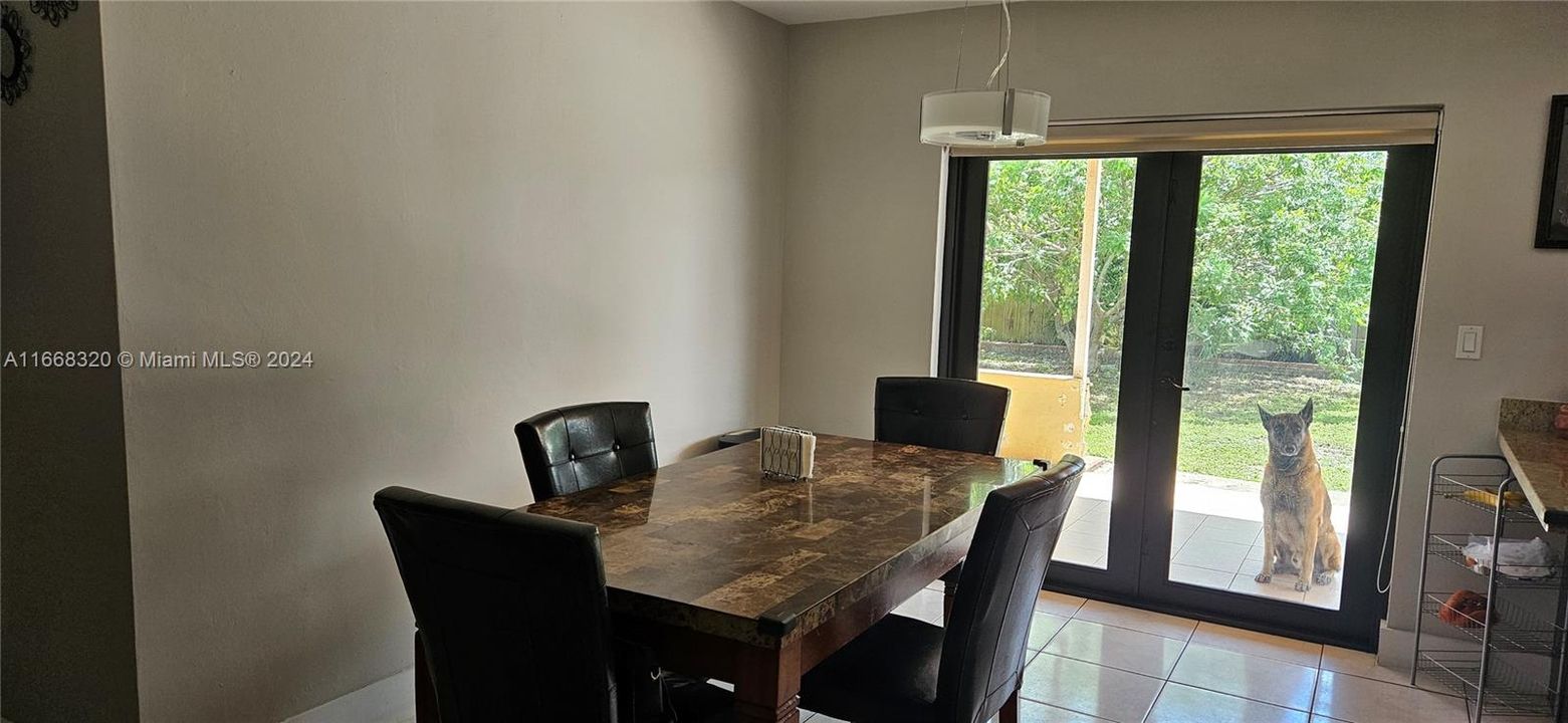 En Venta: $520,000 (3 camas, 2 baños, 1354 Pies cuadrados)