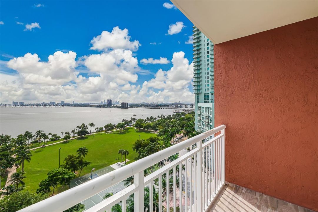 Beautiful views to the bay.