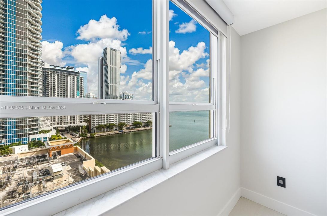 Recently Rented: $5,000 (3 beds, 2 baths, 1406 Square Feet)