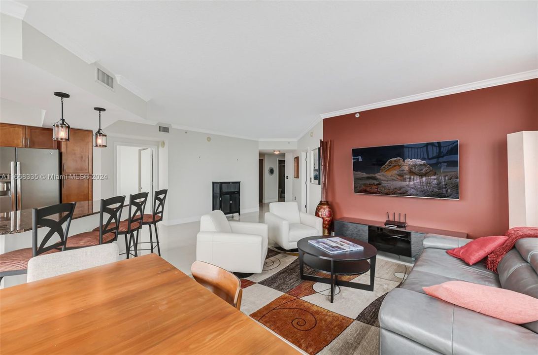 Recently Rented: $5,000 (3 beds, 2 baths, 1406 Square Feet)