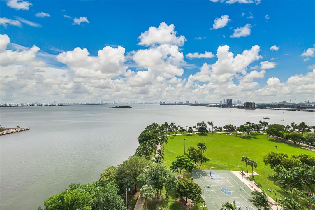 Beautiful views to the bay.