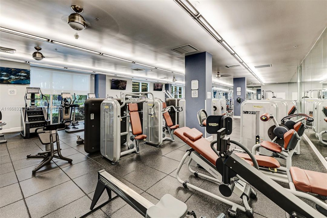 Recently Rented: $5,000 (3 beds, 2 baths, 1406 Square Feet)