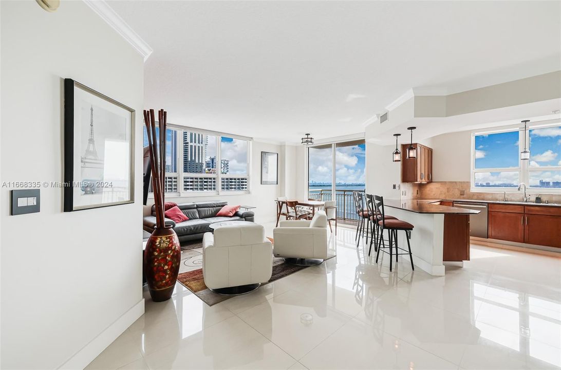 Recently Rented: $5,000 (3 beds, 2 baths, 1406 Square Feet)