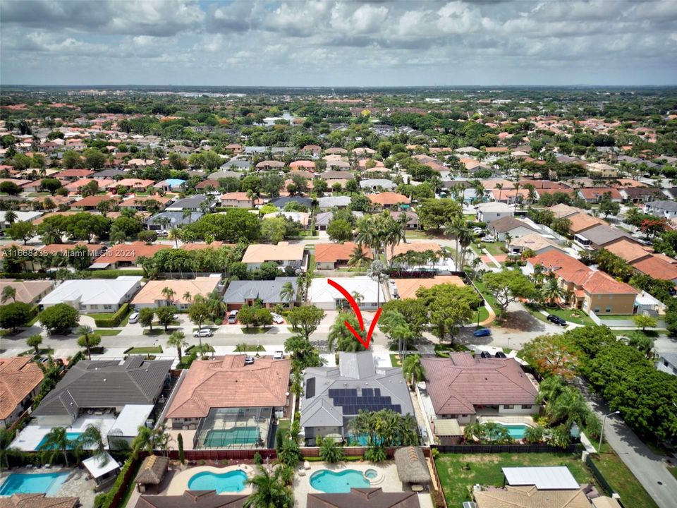 For Sale: $900,000 (4 beds, 2 baths, 2363 Square Feet)