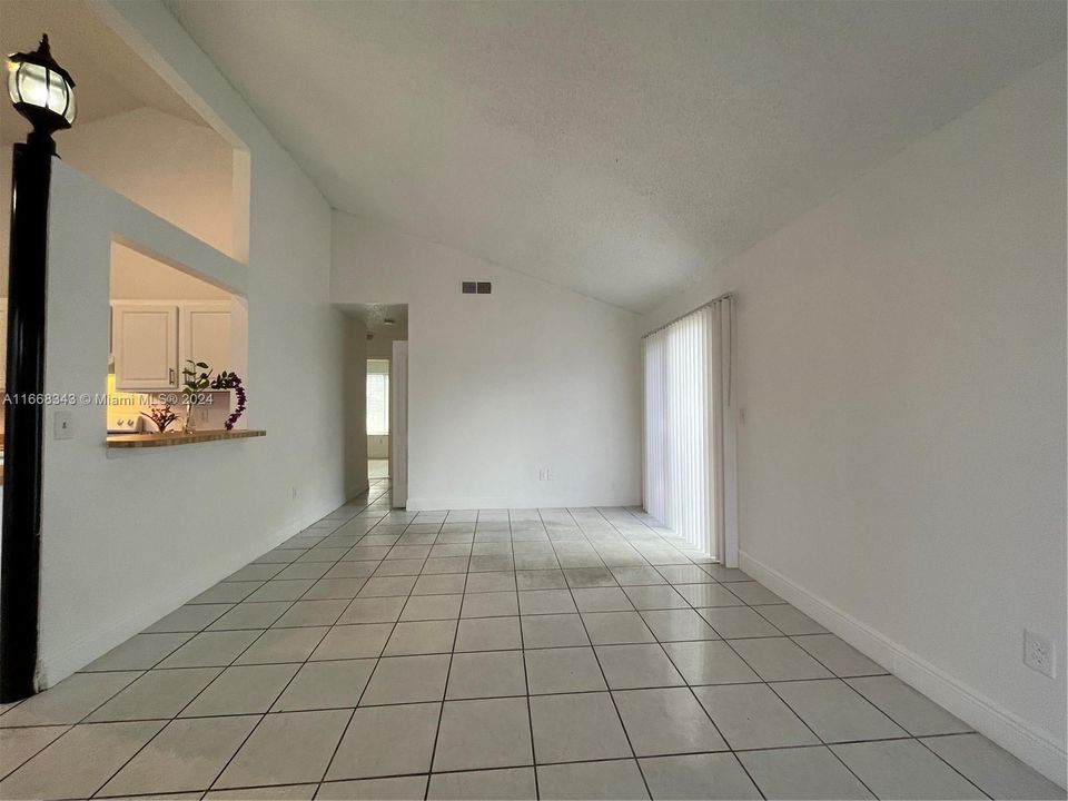 For Sale: $449,000 (3 beds, 2 baths, 1029 Square Feet)