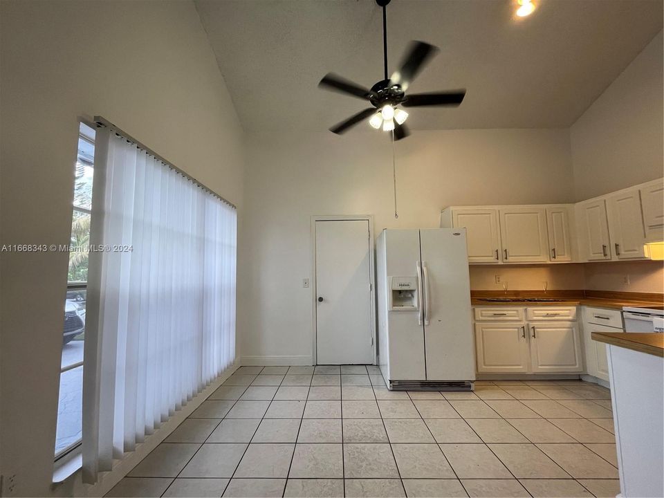 For Sale: $449,000 (3 beds, 2 baths, 1029 Square Feet)