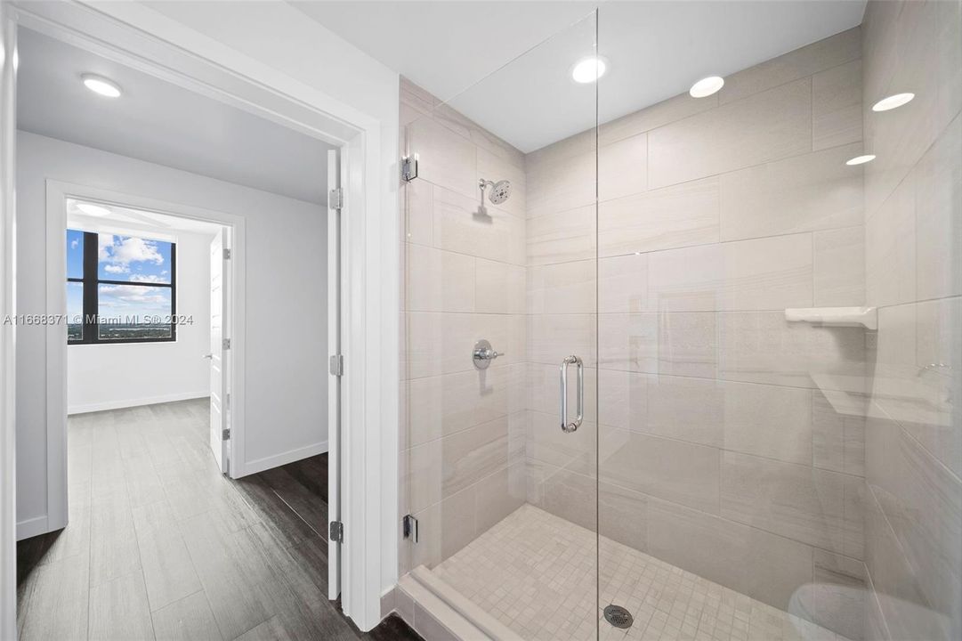 Active With Contract: $2,457 (1 beds, 1 baths, 768 Square Feet)