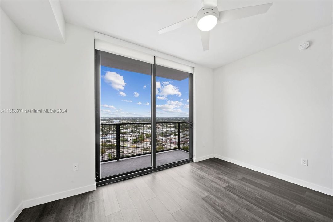 Active With Contract: $2,457 (1 beds, 1 baths, 768 Square Feet)