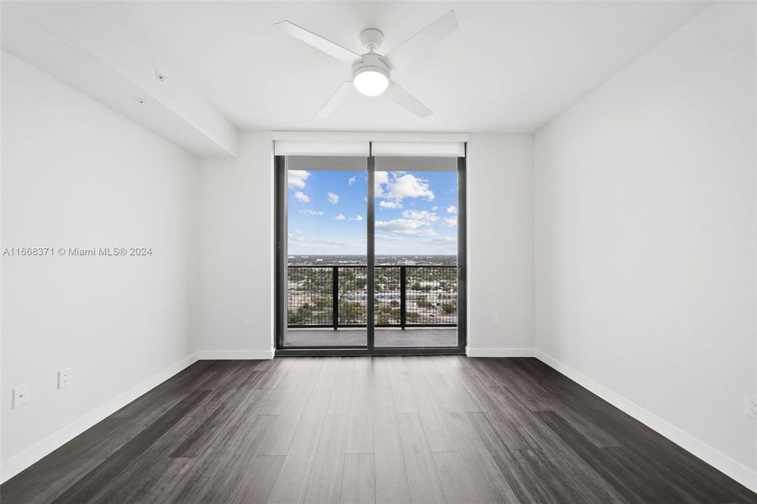 Active With Contract: $2,457 (1 beds, 1 baths, 768 Square Feet)