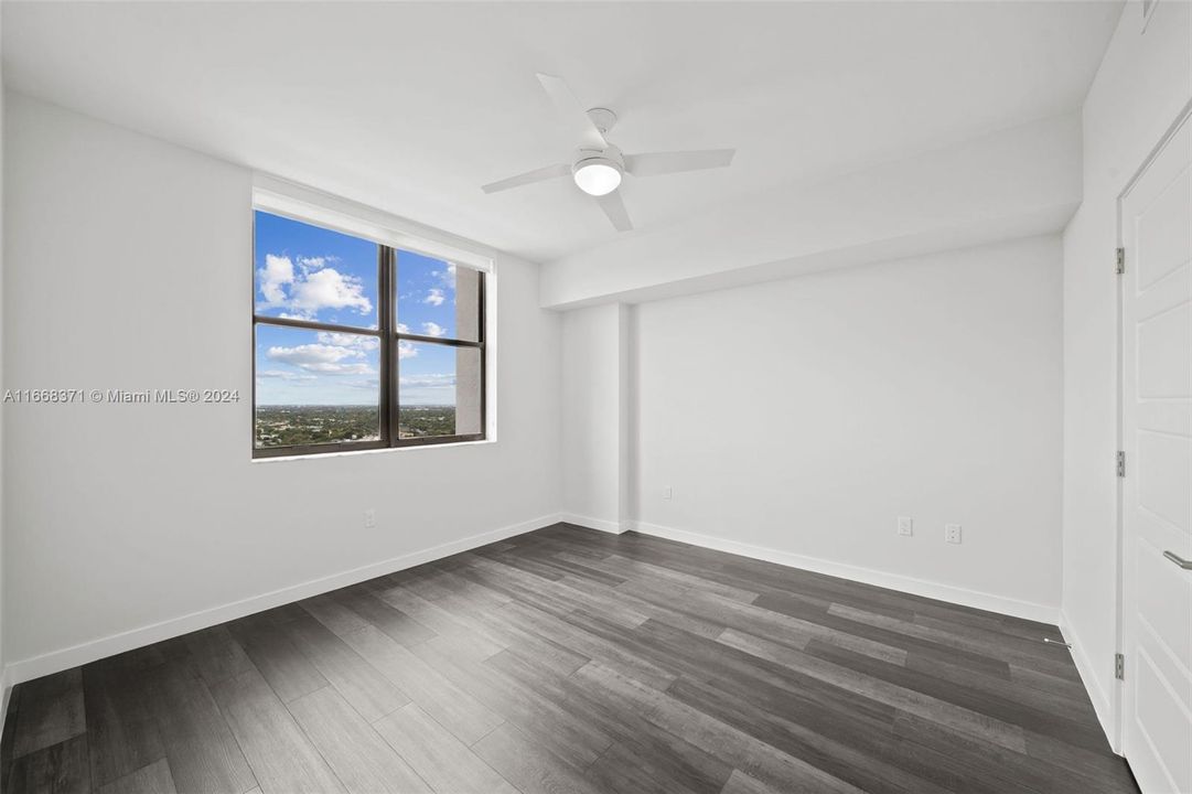 Active With Contract: $2,457 (1 beds, 1 baths, 768 Square Feet)