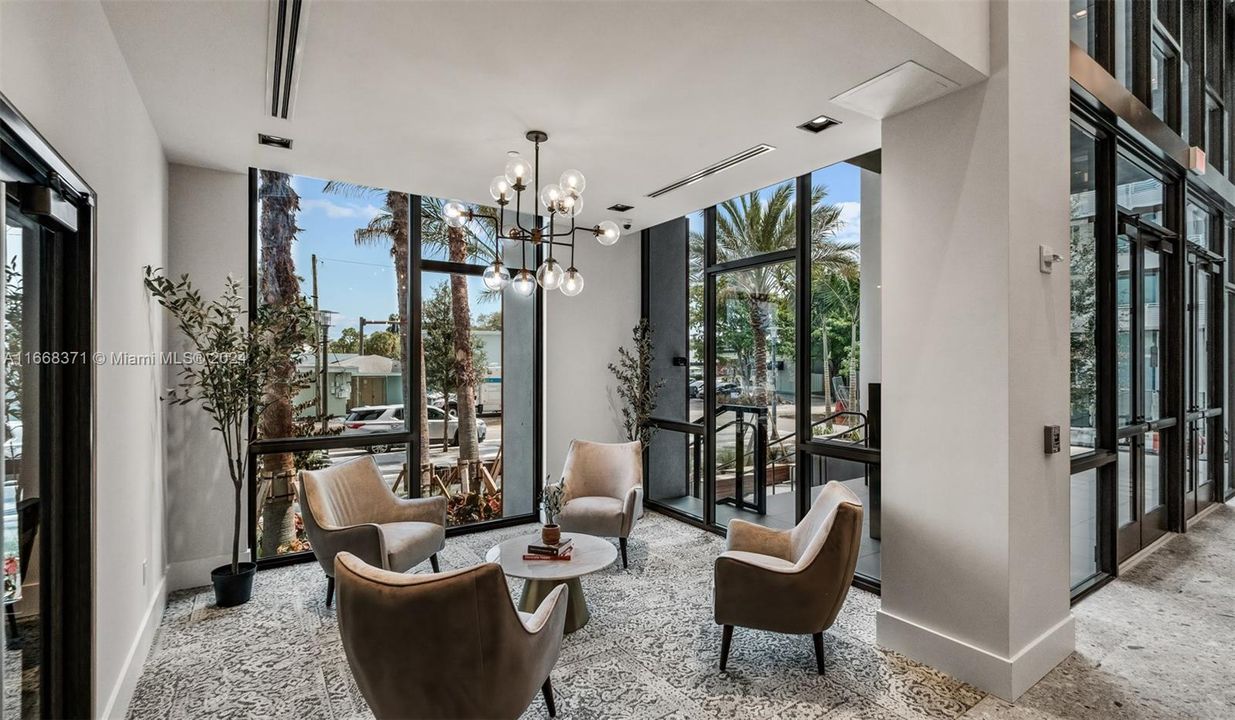 Active With Contract: $2,457 (1 beds, 1 baths, 768 Square Feet)