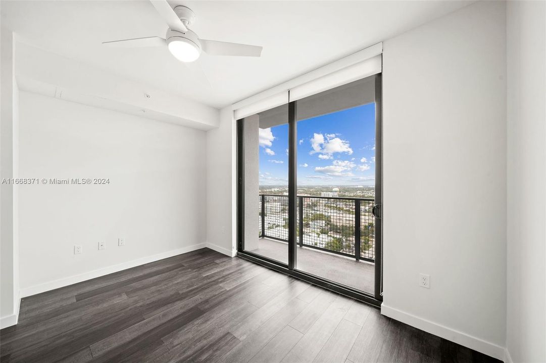 Active With Contract: $2,457 (1 beds, 1 baths, 768 Square Feet)