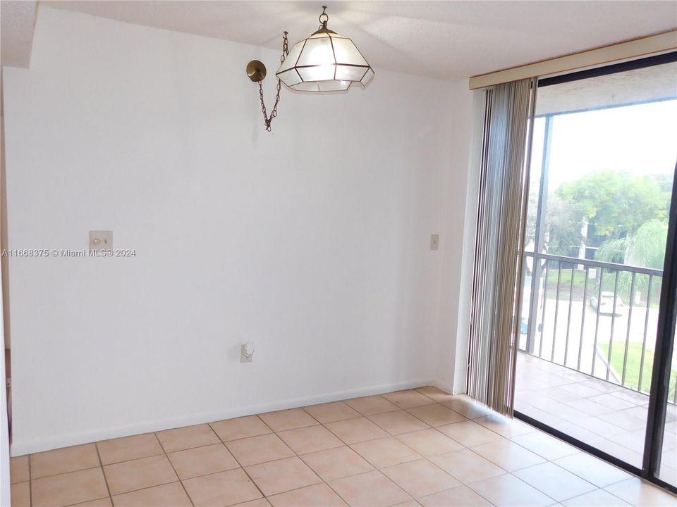 room for formal dining room in kitchen