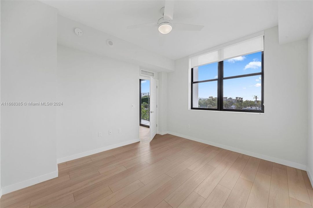 Active With Contract: $2,287 (1 beds, 1 baths, 768 Square Feet)