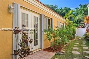 For Sale: $770,000 (3 beds, 2 baths, 1800 Square Feet)