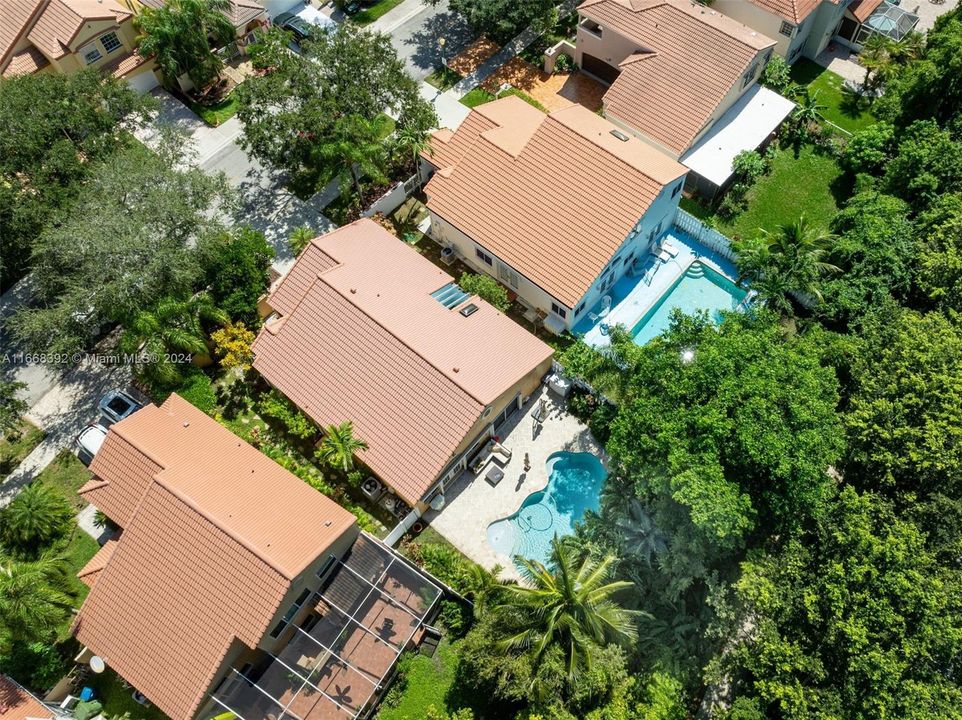 En Venta: $770,000 (3 camas, 2 baños, 1800 Pies cuadrados)