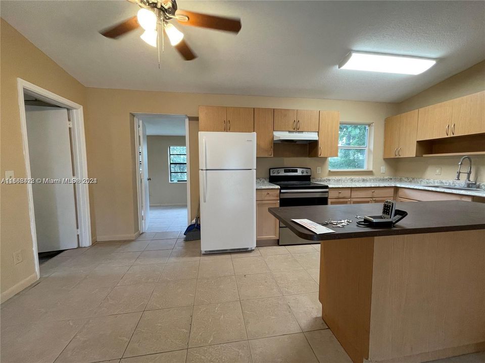 Active With Contract: $3,100 (4 beds, 2 baths, 1119 Square Feet)