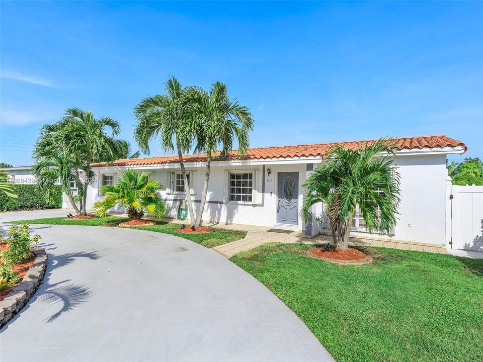 For Sale: $845,950 (3 beds, 2 baths, 1483 Square Feet)