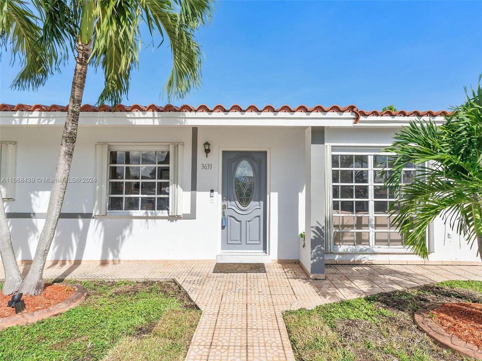 For Sale: $845,950 (3 beds, 2 baths, 1483 Square Feet)