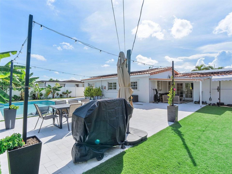 For Sale: $845,950 (3 beds, 2 baths, 1483 Square Feet)