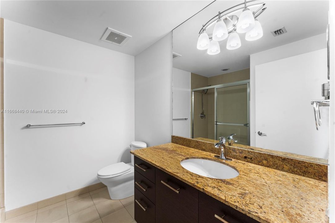 For Sale: $399,000 (1 beds, 2 baths, 816 Square Feet)