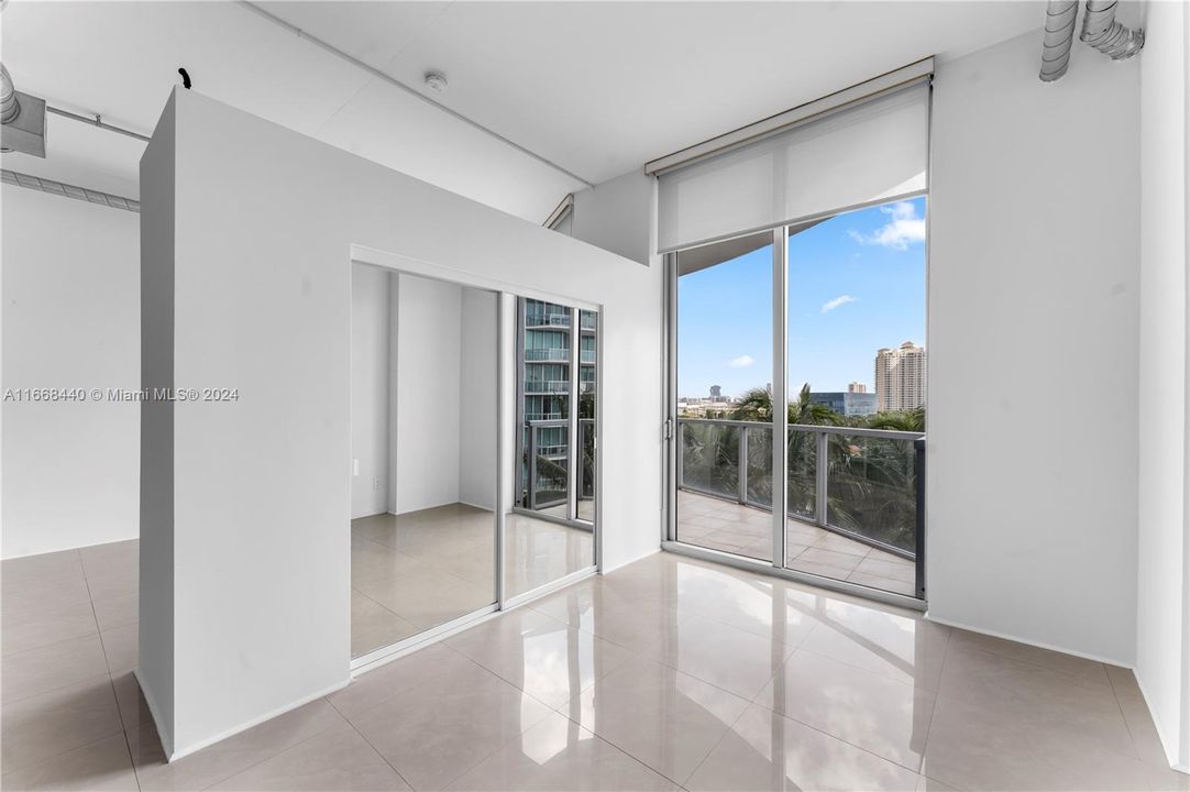 For Sale: $399,000 (1 beds, 2 baths, 816 Square Feet)