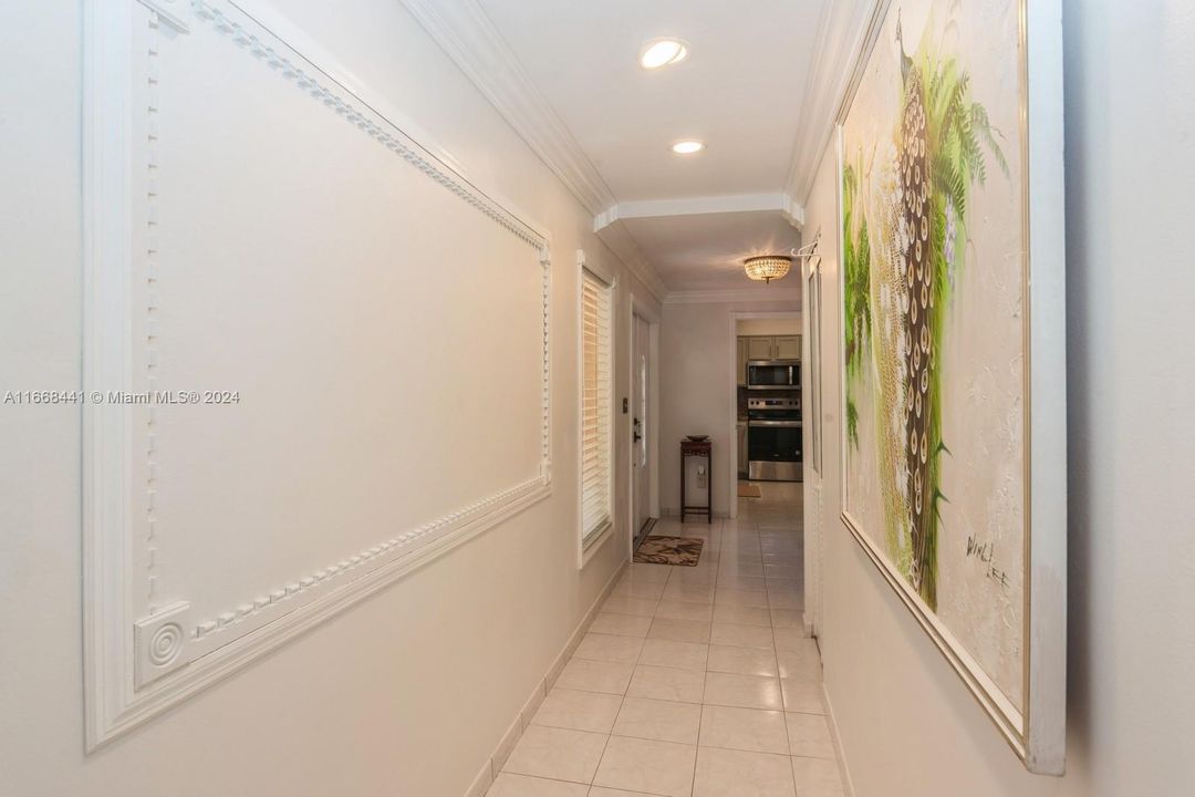 En Venta: $725,000 (4 camas, 2 baños, 2056 Pies cuadrados)