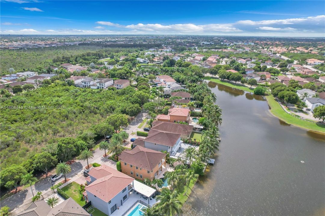 For Sale: $999,000 (4 beds, 3 baths, 2968 Square Feet)