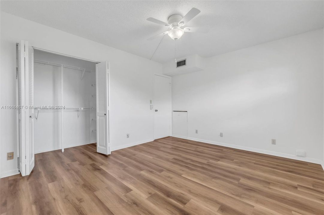 For Sale: $157,500 (2 beds, 2 baths, 1156 Square Feet)