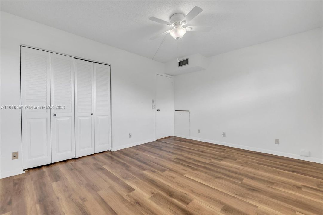 For Sale: $157,500 (2 beds, 2 baths, 1156 Square Feet)