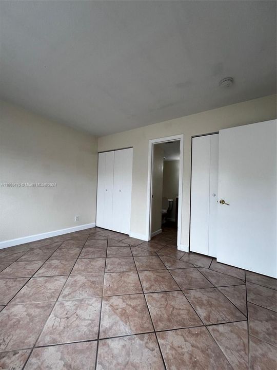 For Sale: $230,000 (2 beds, 2 baths, 768 Square Feet)