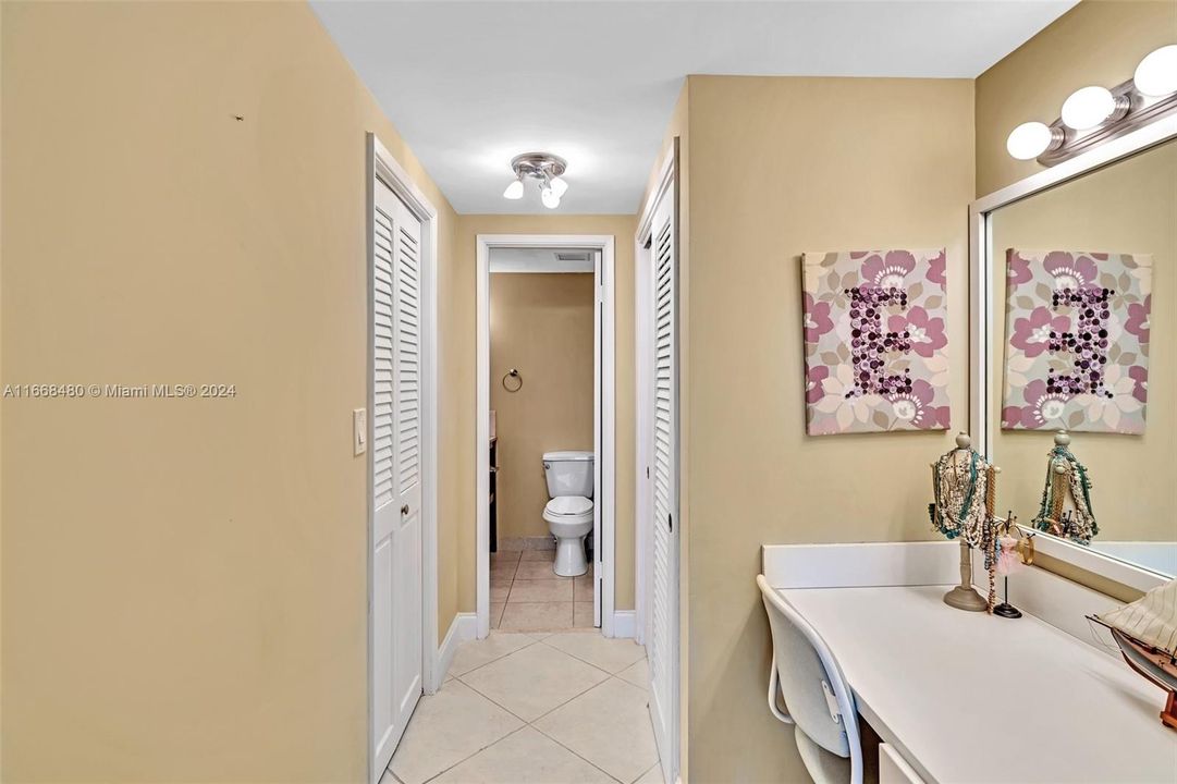 For Sale: $272,000 (2 beds, 2 baths, 1132 Square Feet)