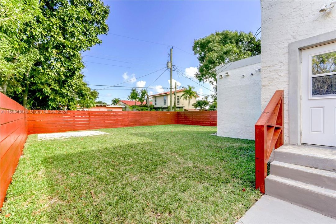 For Sale: $650,000 (3 beds, 2 baths, 1335 Square Feet)