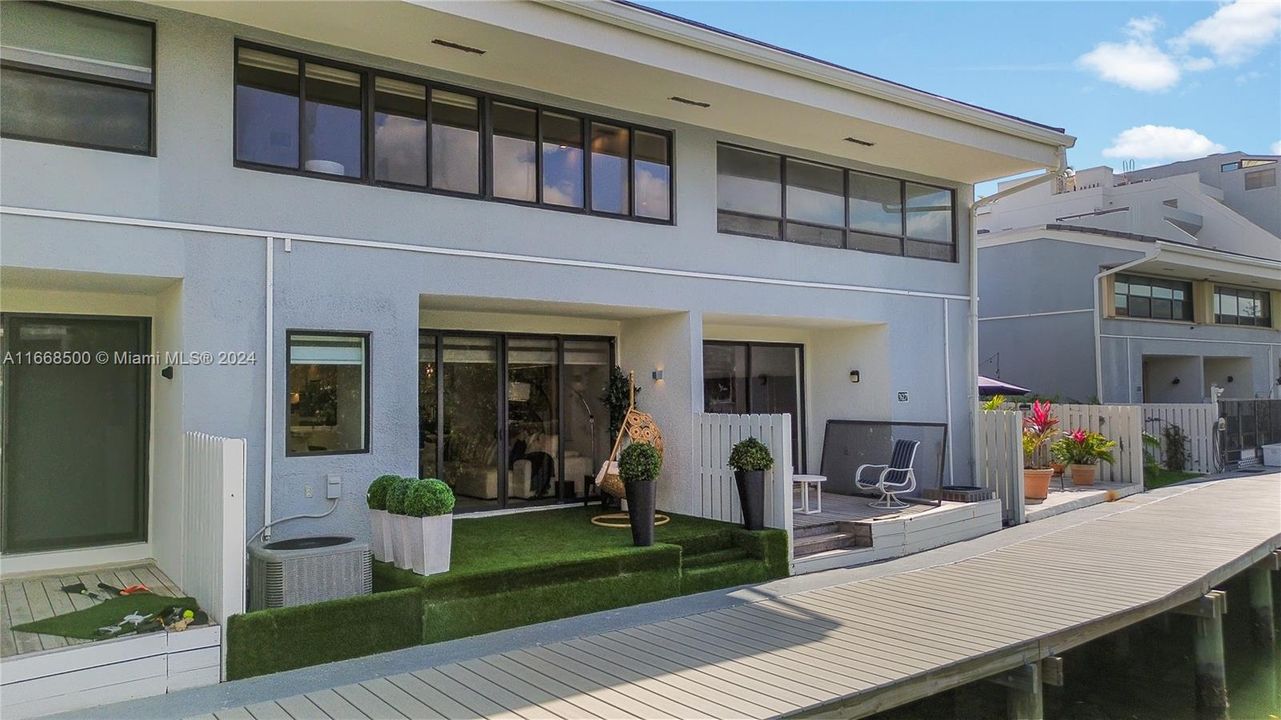 En Venta: $1,615,000 (3 camas, 2 baños, 2265 Pies cuadrados)