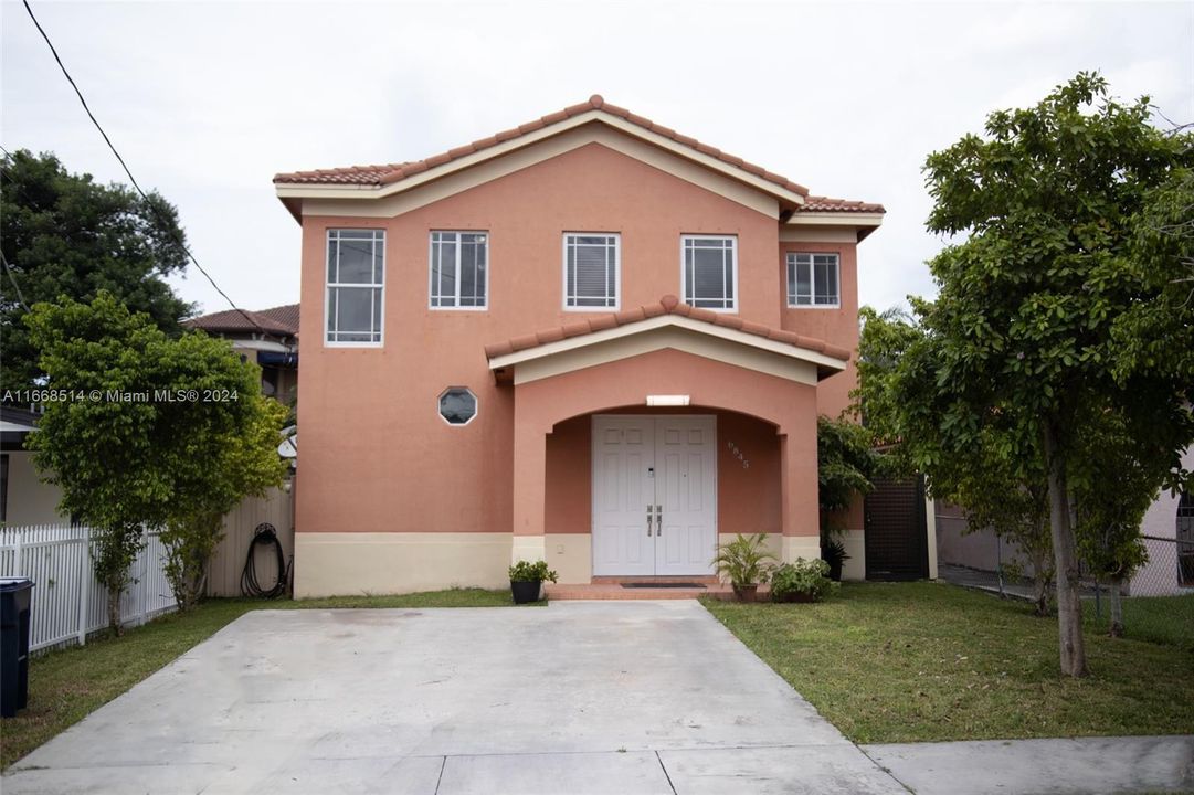 For Sale: $880,000 (3 beds, 2 baths, 2020 Square Feet)