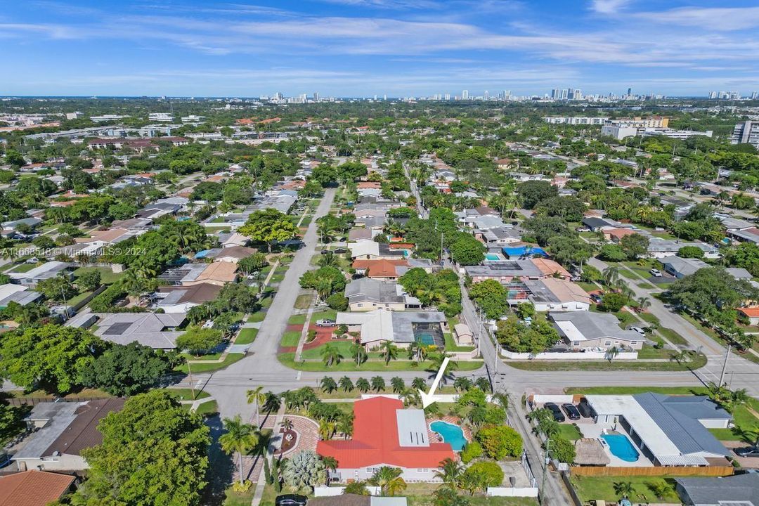 For Sale: $890,000 (3 beds, 2 baths, 1815 Square Feet)