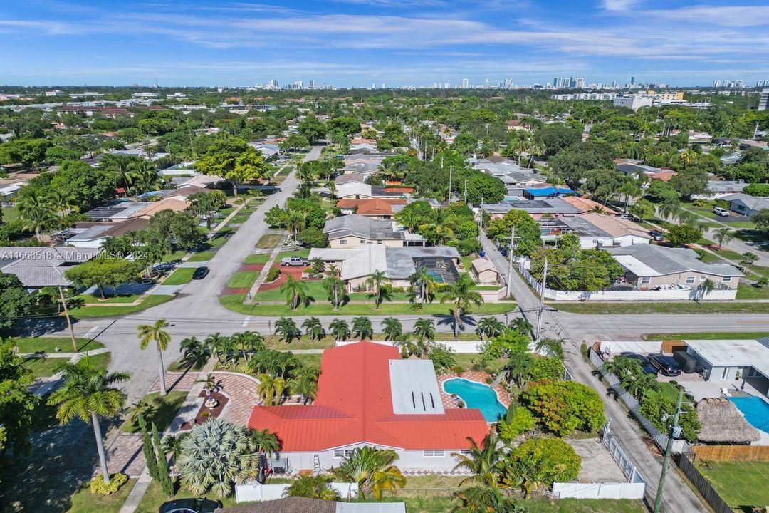 For Sale: $890,000 (3 beds, 2 baths, 1815 Square Feet)